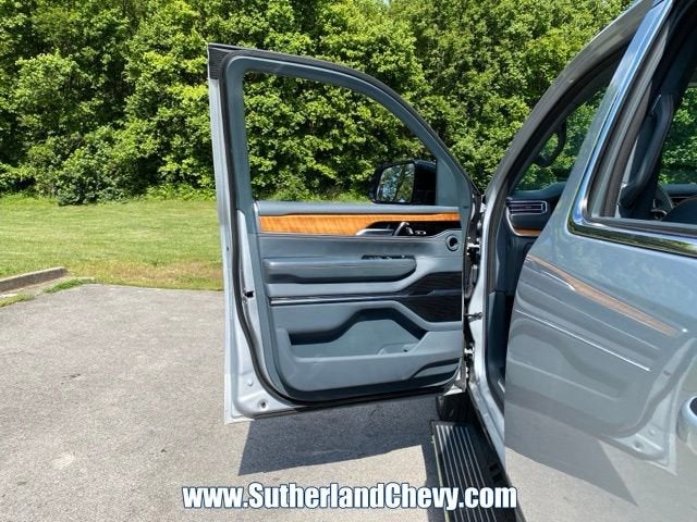 2023 Jeep Grand Wagoneer Series II