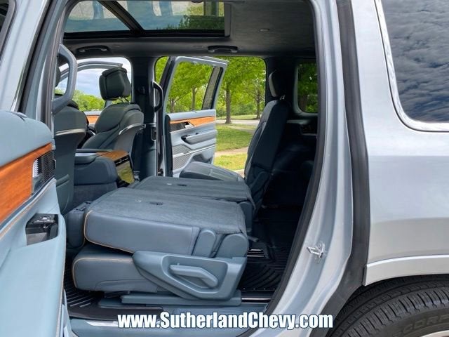 2023 Jeep Grand Wagoneer Series II