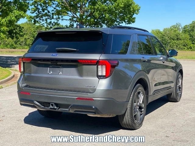 2025 Ford Explorer ST-Line