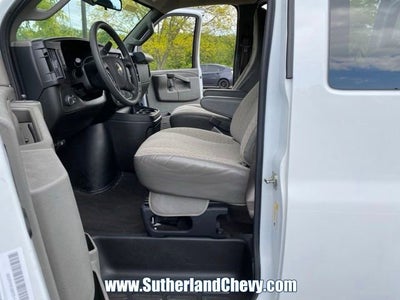 2024 Chevrolet Express Passenger 3500 1LT