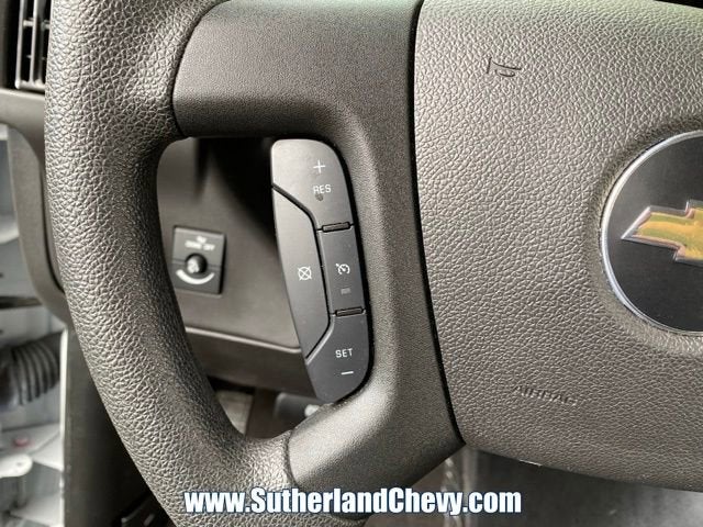2024 Chevrolet Express Passenger 3500 1LT