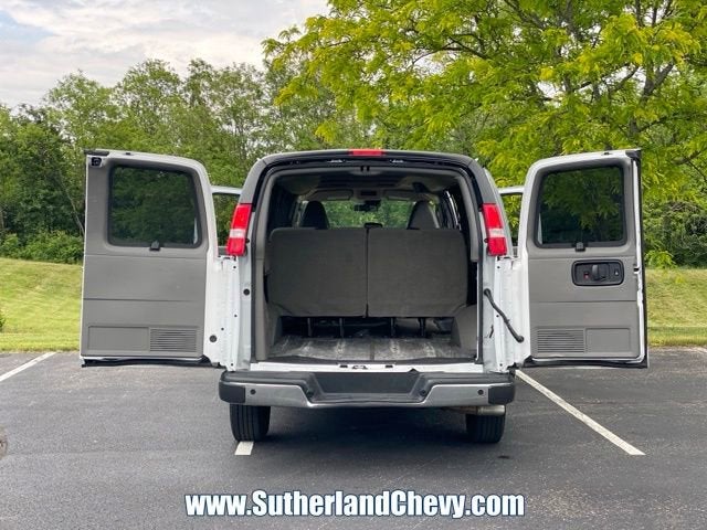 2024 Chevrolet Express Passenger 3500 1LT