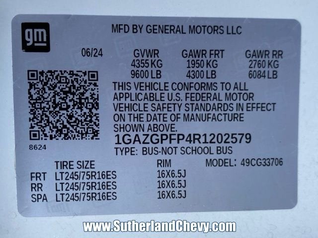 2024 Chevrolet Express Passenger 3500 1LT