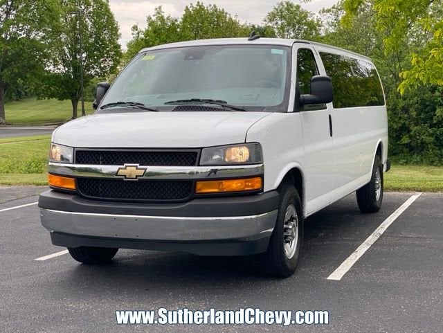 2024 Chevrolet Express Passenger 3500 1LT
