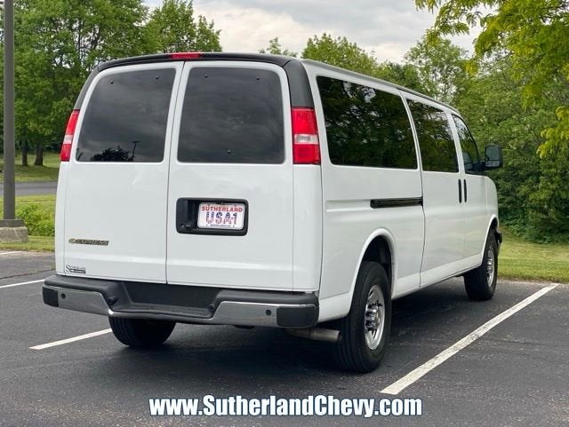 2024 Chevrolet Express Passenger 3500 1LT