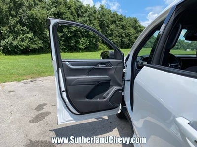 2025 GMC Acadia Elevation