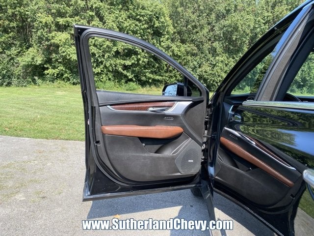 2022 Cadillac XT5 Premium Luxury