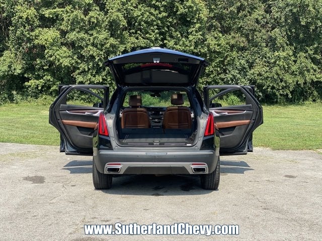 2022 Cadillac XT5 Premium Luxury