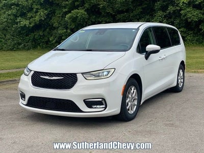 2023 Chrysler Pacifica Touring L