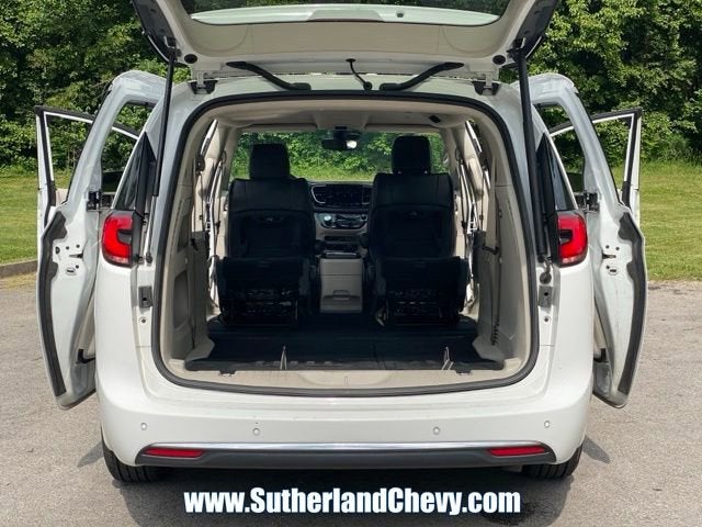2023 Chrysler Pacifica Touring L