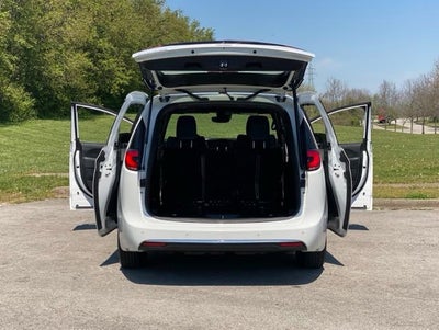 2025 Chrysler Pacifica Select