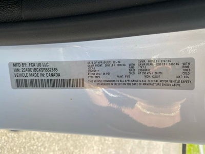 2025 Chrysler Pacifica Select