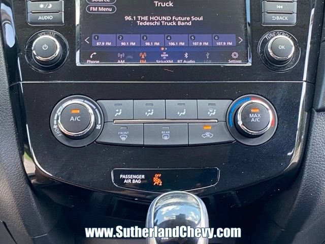 2019 Nissan Rogue S