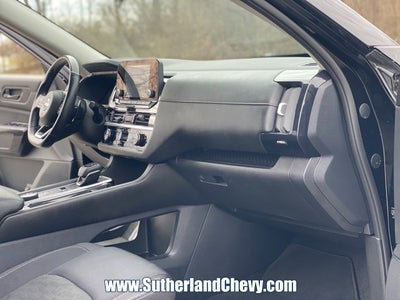 2024 Nissan Pathfinder SV