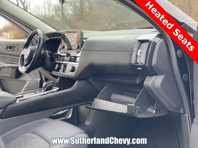 2024 Nissan Pathfinder SV