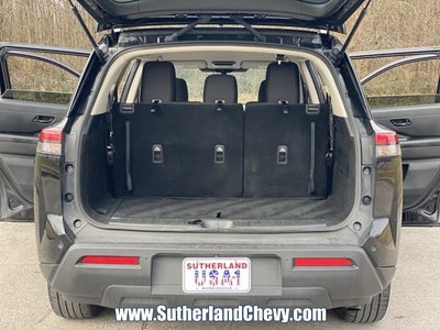 2024 Nissan Pathfinder SV