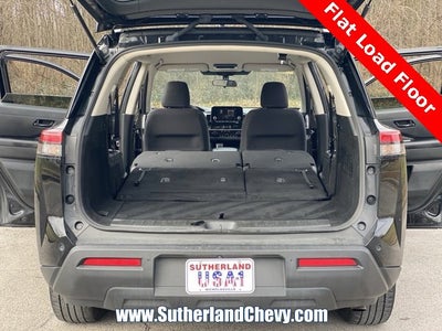 2024 Nissan Pathfinder SV