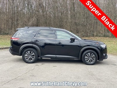 2024 Nissan Pathfinder SV