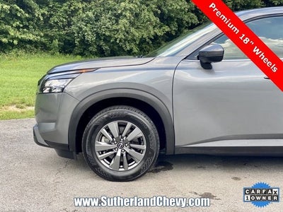 2024 Nissan Pathfinder SV