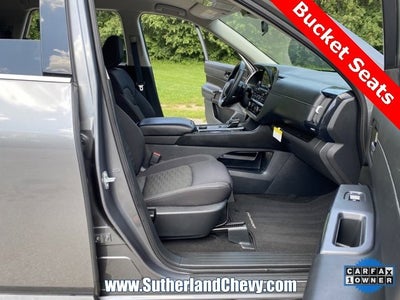 2024 Nissan Pathfinder SV