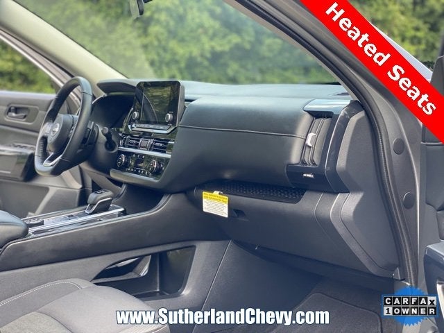 2024 Nissan Pathfinder SV