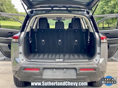 2024 Nissan Pathfinder SV