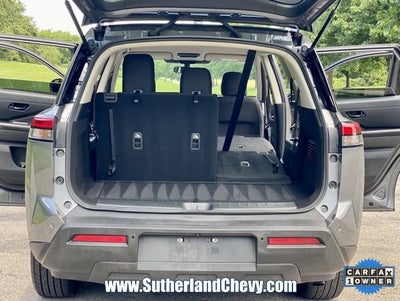 2024 Nissan Pathfinder SV