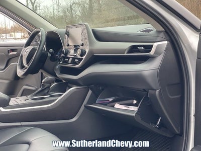 2022 Toyota Highlander Hybrid XLE