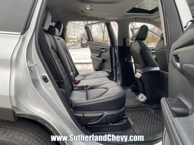 2022 Toyota Highlander Hybrid XLE