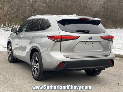 2022 Toyota Highlander Hybrid XLE
