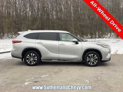 2022 Toyota Highlander Hybrid XLE