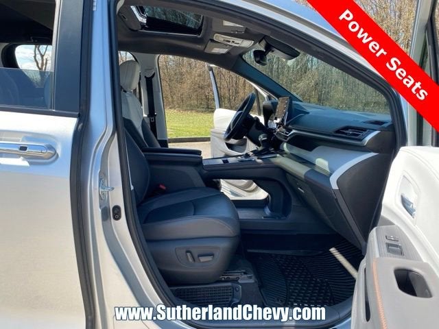 2024 Toyota Sienna LE