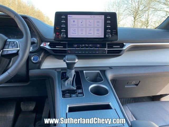 2024 Toyota Sienna LE