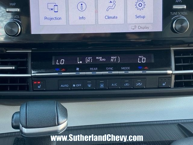 2024 Toyota Sienna LE