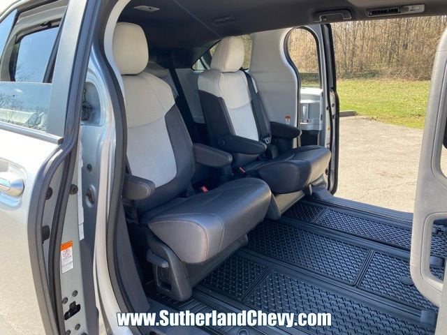 2024 Toyota Sienna LE