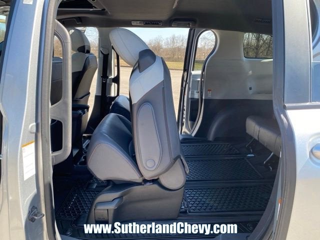 2024 Toyota Sienna LE