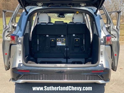 2024 Toyota Sienna LE