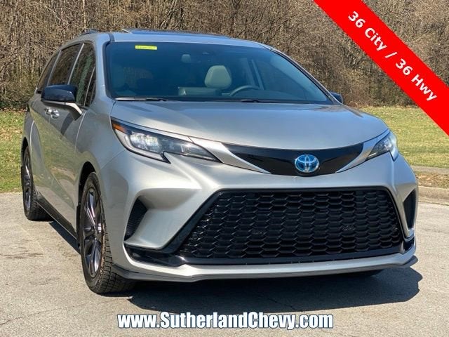 2024 Toyota Sienna LE