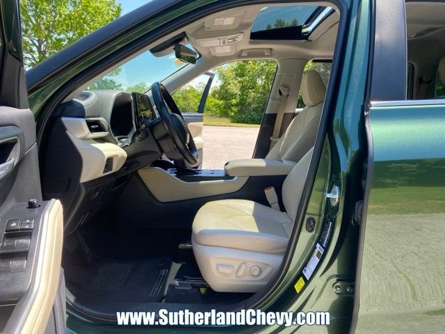2023 Toyota Highlander Hybrid XLE