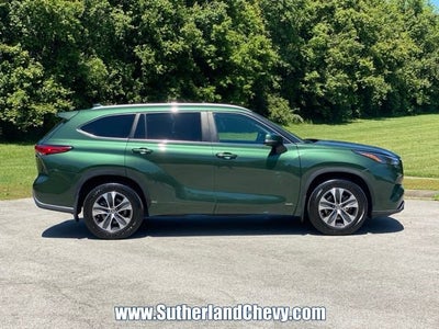 2023 Toyota Highlander Hybrid XLE