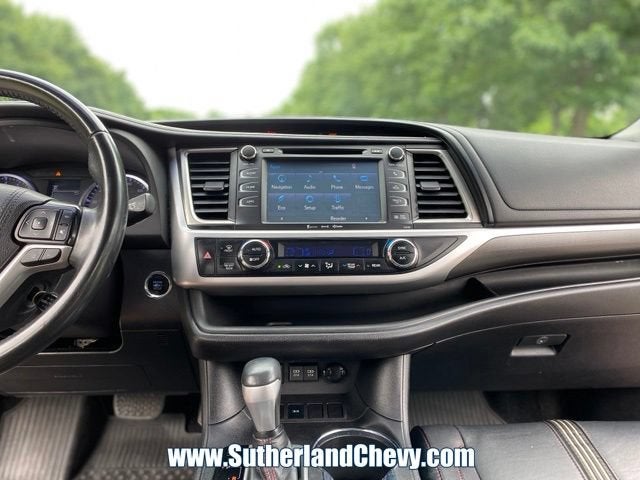 2019 Toyota Highlander SE