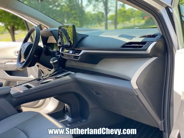 2024 Toyota Sienna XLE
