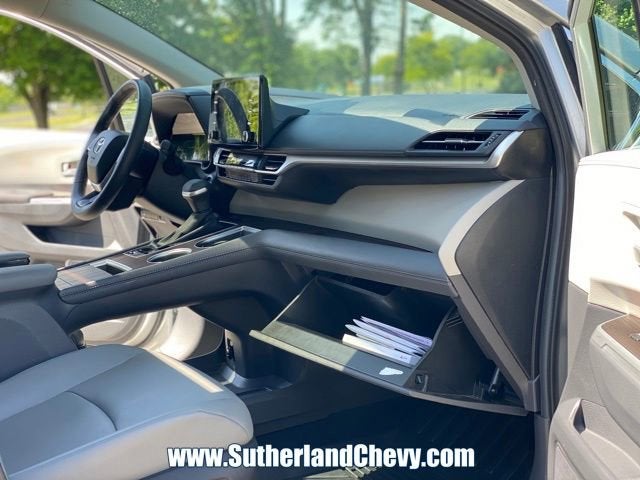 2024 Toyota Sienna XLE