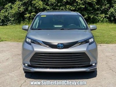 2024 Toyota Sienna XLE