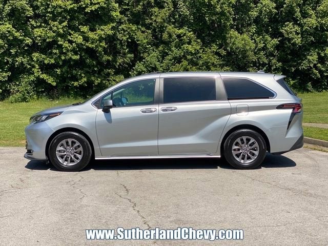 2024 Toyota Sienna XLE