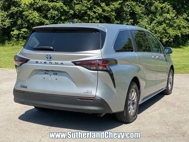 2024 Toyota Sienna XLE