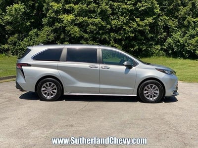 2024 Toyota Sienna XLE