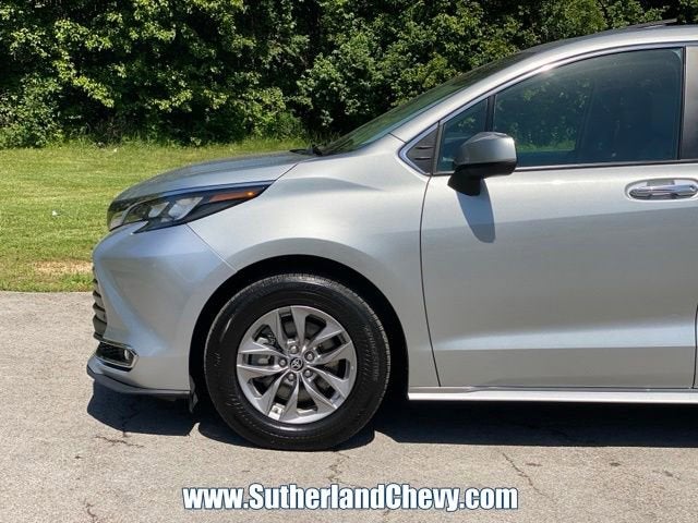 2024 Toyota Sienna XLE