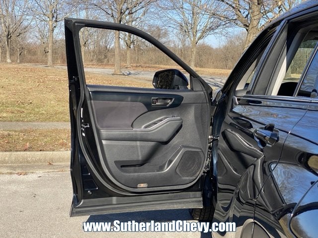 2022 Toyota Highlander Hybrid LE