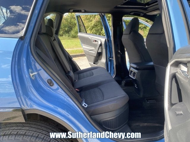 2022 Toyota RAV4 Hybrid SE